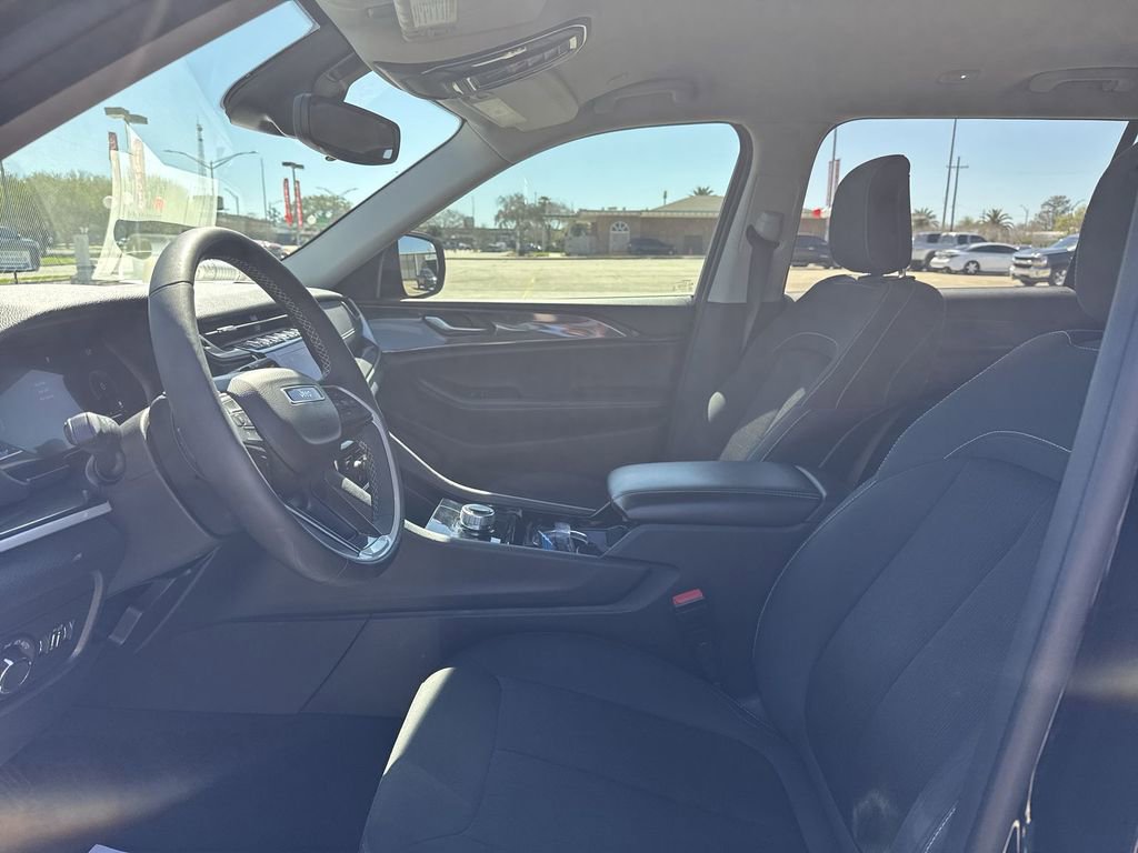 Used 2023 Jeep Grand Cherokee L Laredo w/ Luxury Tech Group I image 13