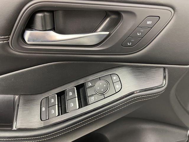 Used 2022 Nissan Rogue SL w/ SL Premium Package image 30