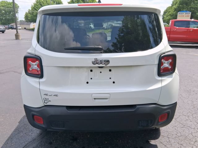 Used 2023 Jeep Renegade Latitude AWD/4WD image 4