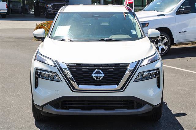 Used 2023 Nissan Rogue SV image 6