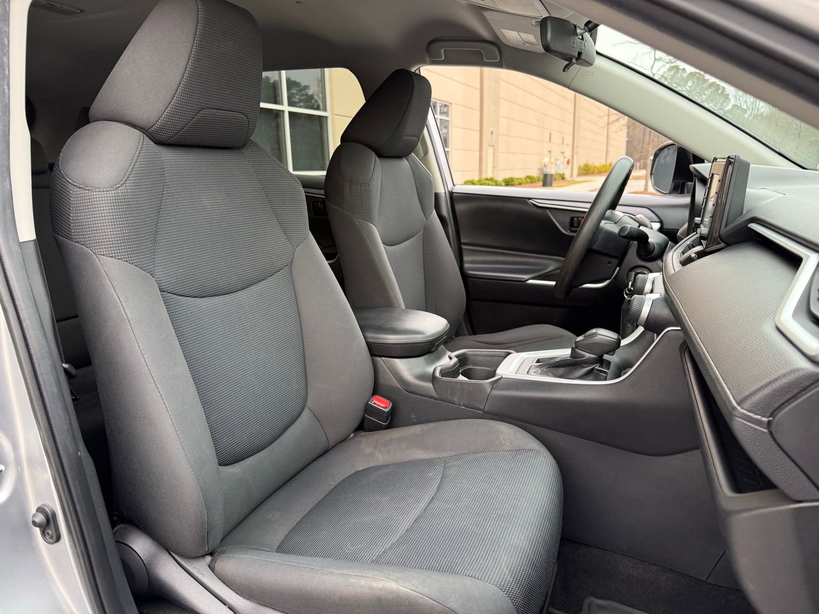 Used 2021 Toyota RAV4 LE image 35