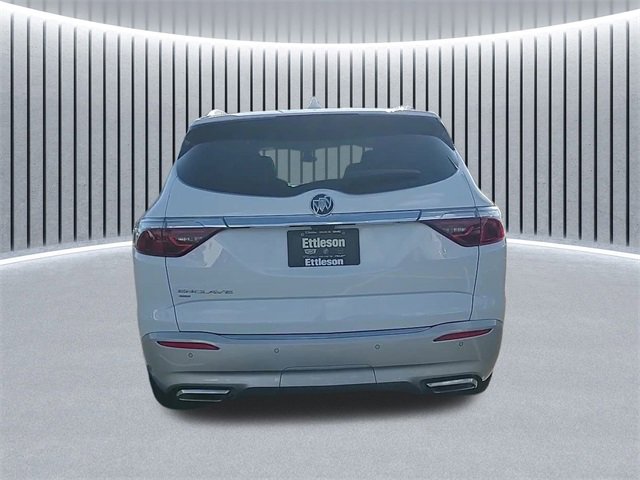 Used 2024 Buick Enclave Premium image 4