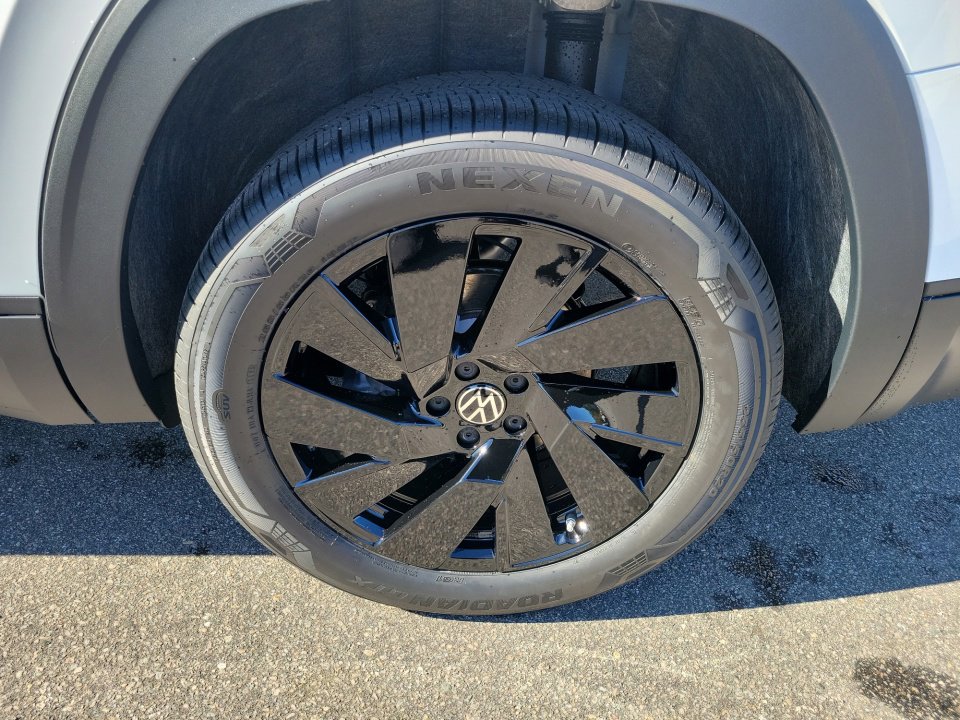 New 2026 Volkswagen Atlas SE image 25