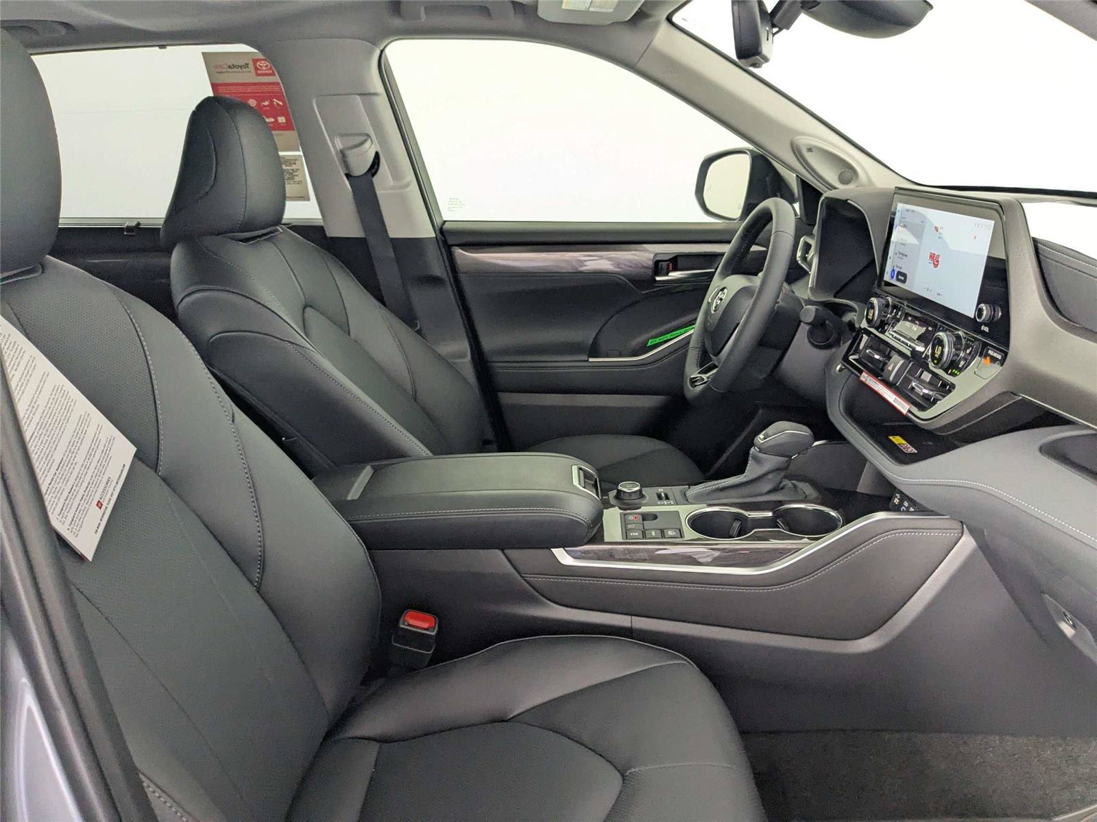 Certified 2026 Toyota Highlander Limited AWD/4WD image 22