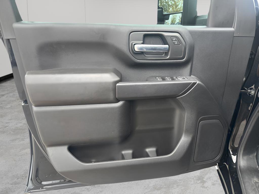 Used 2025 Chevrolet Silverado 2500 Custom w/ Custom Value Package image 23