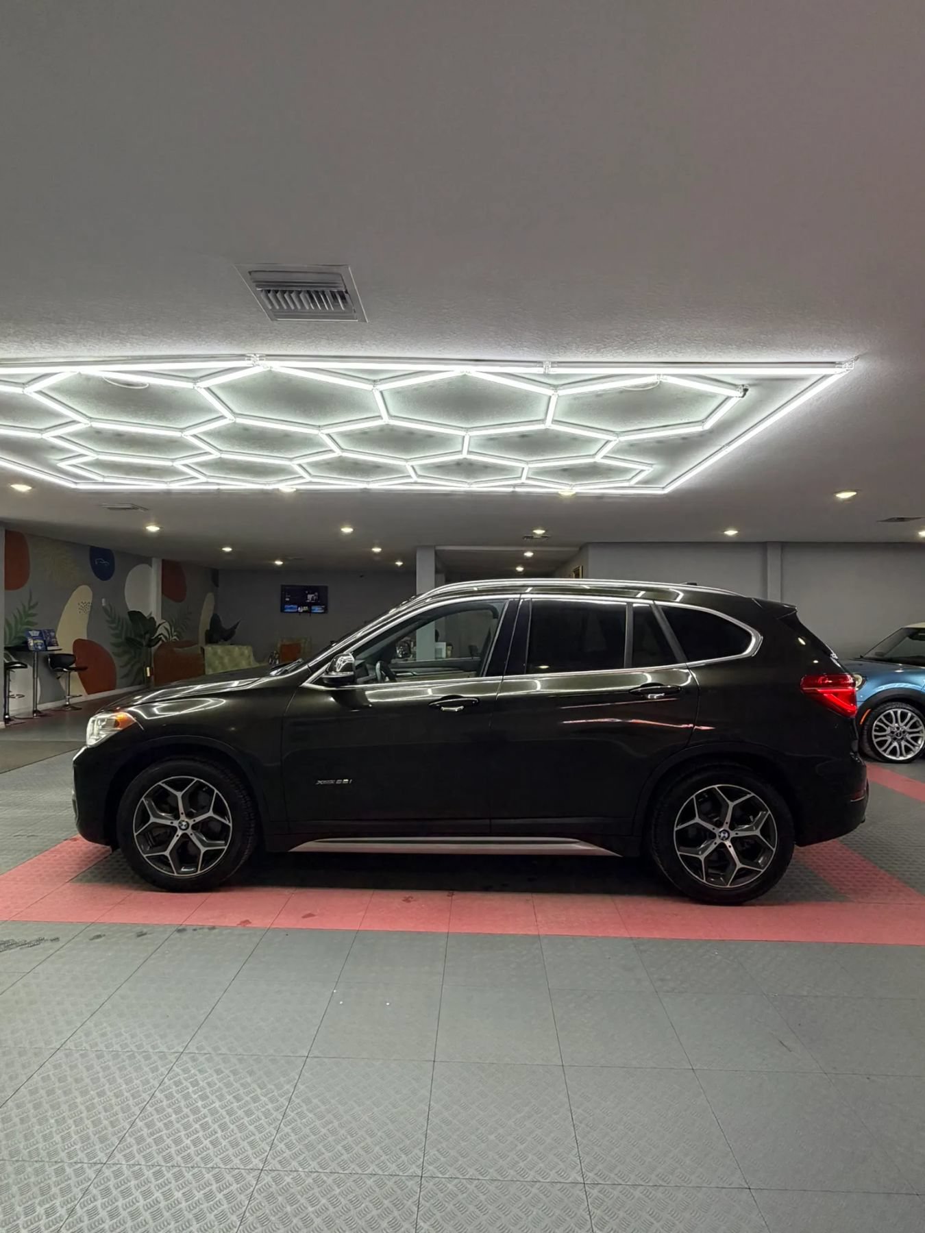 Used 2016 BMW X1 xDrive28i AWD/4WD image 3
