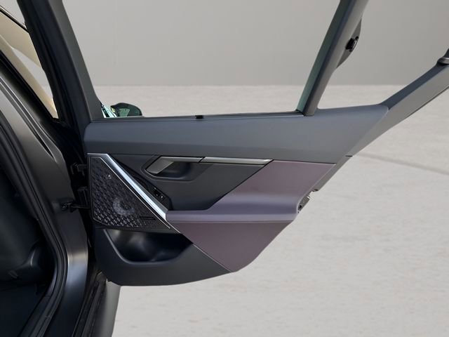 Used 2026 BMW M5 image 38