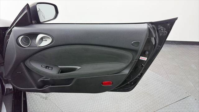 Used 2019 Nissan 370Z Touring Sport RWD image 17