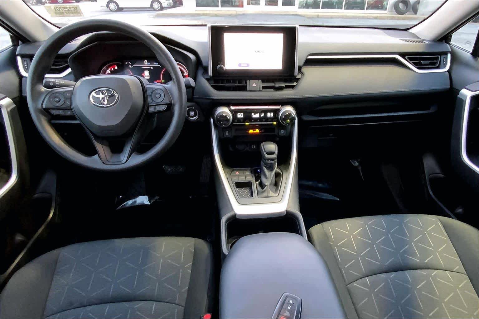 Used 2025 Toyota RAV4 XLE w/ Convenience Package image 15