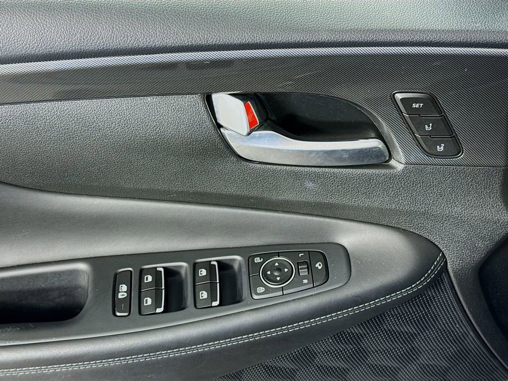 Certified 2023 Hyundai Santa Fe Limited image 18