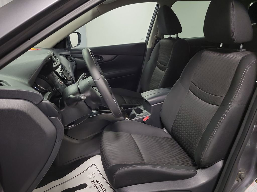 Used 2017 Nissan Rogue SV image 14