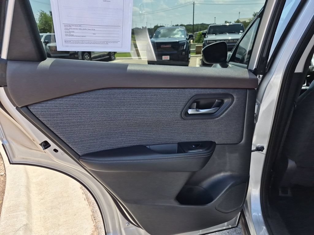 Used 2021 Nissan Rogue SV FWD image 32