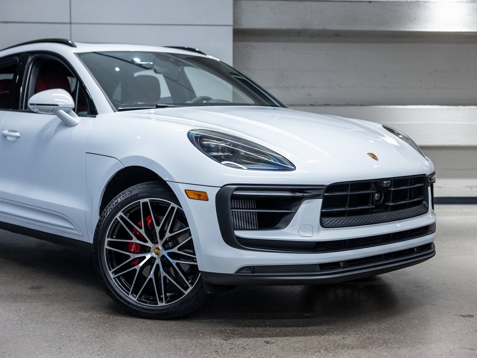 Certified 2025 Porsche Macan S AWD/4WD image 16