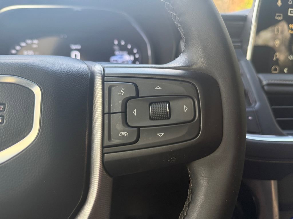 Used 2024 GMC Yukon XL SLT w/ SLT Luxury Package image 23