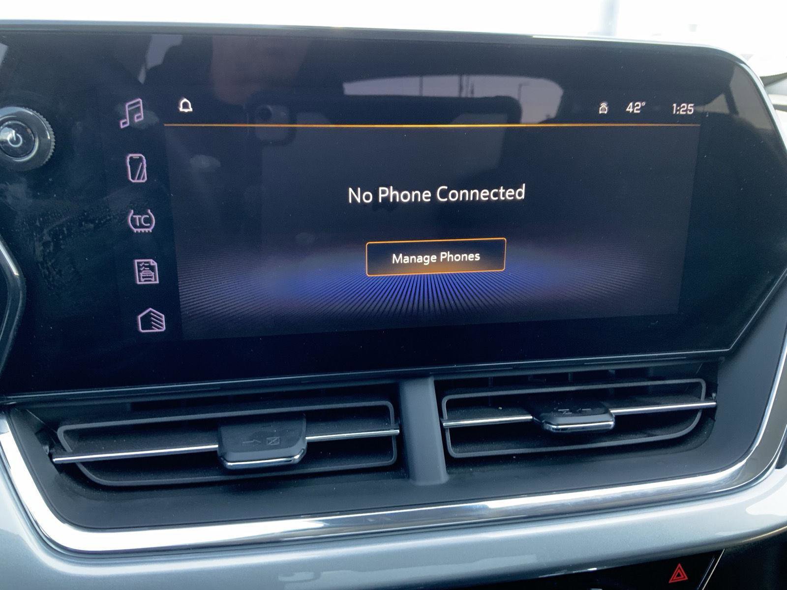 Used 2025 Chevrolet Trax LT w/ LT Convenience Package image 35