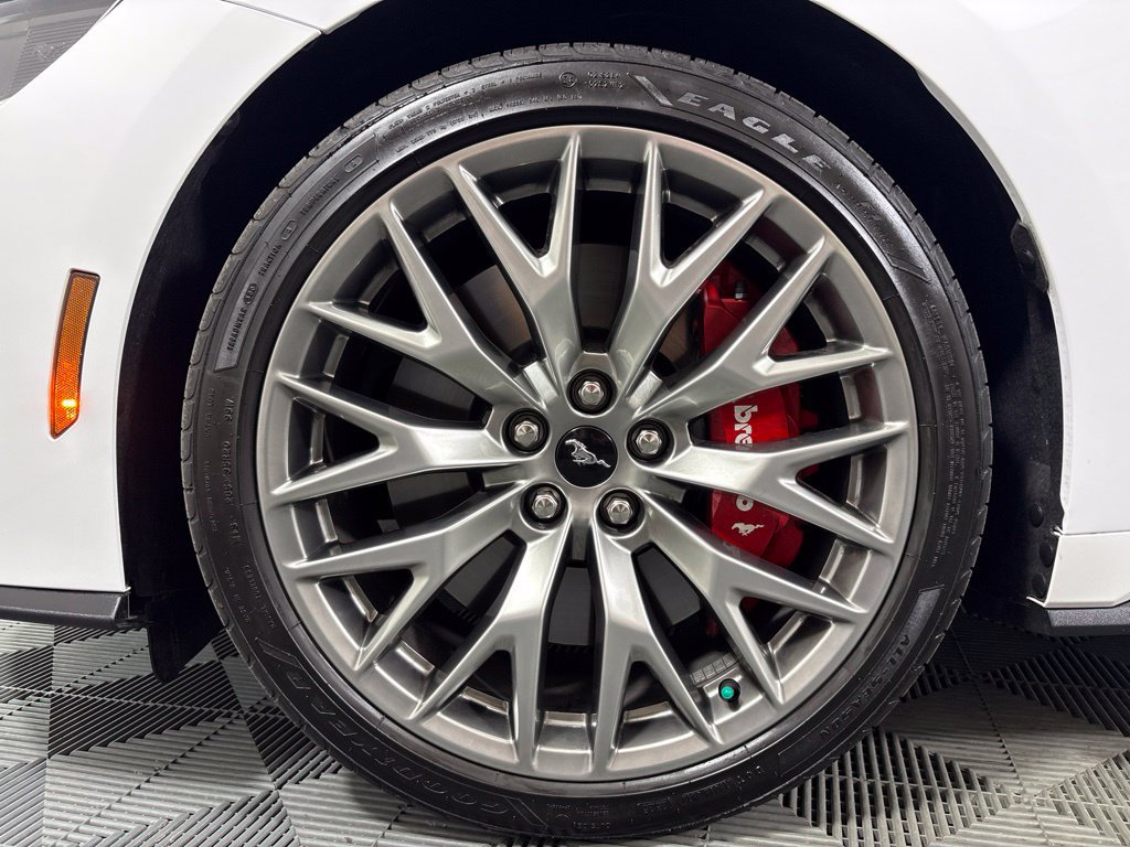 Used 2025 Ford Mustang GT Premium RWD image 8