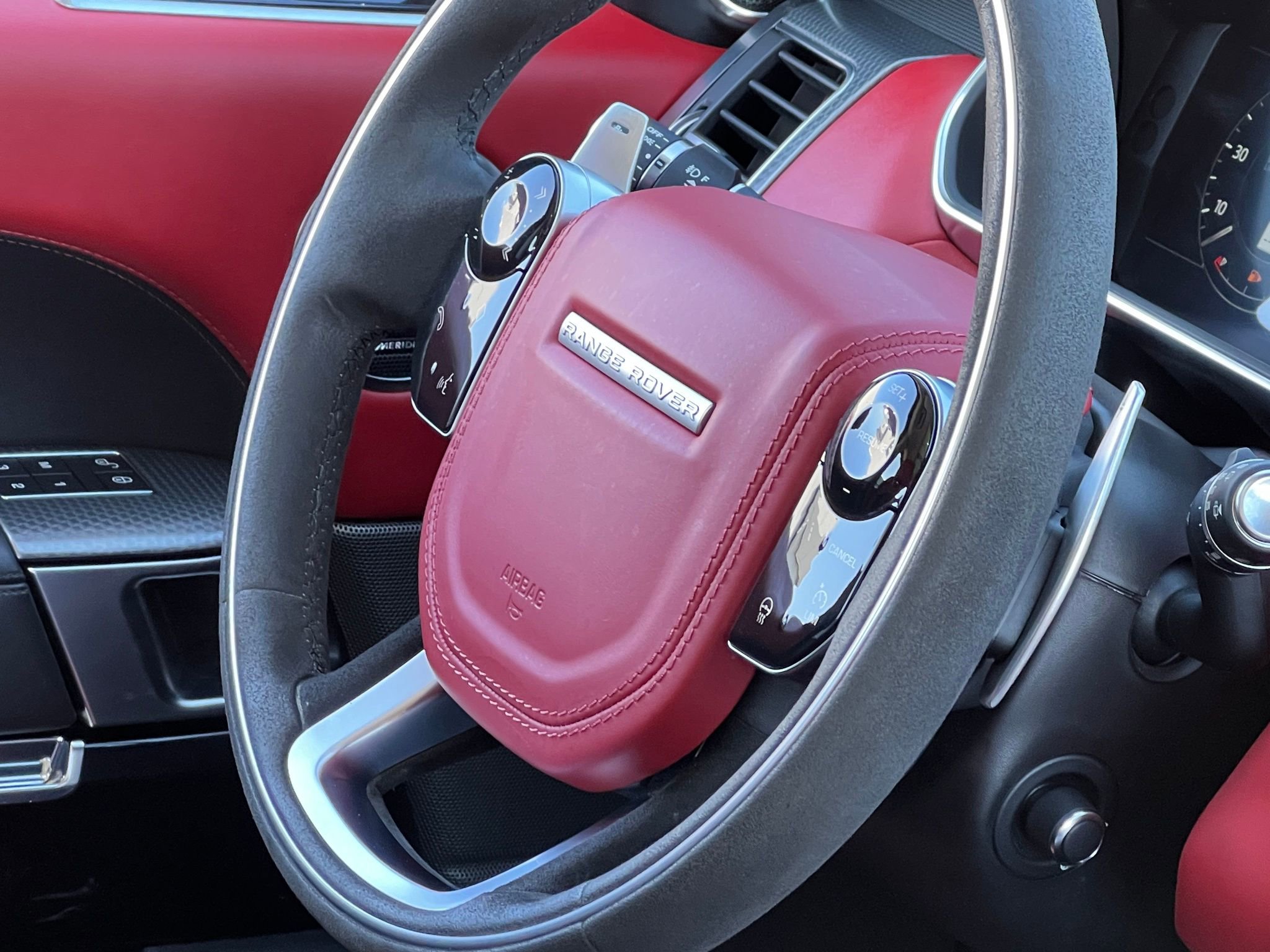 Used 2020 Land Rover Range Rover Sport HST image 36