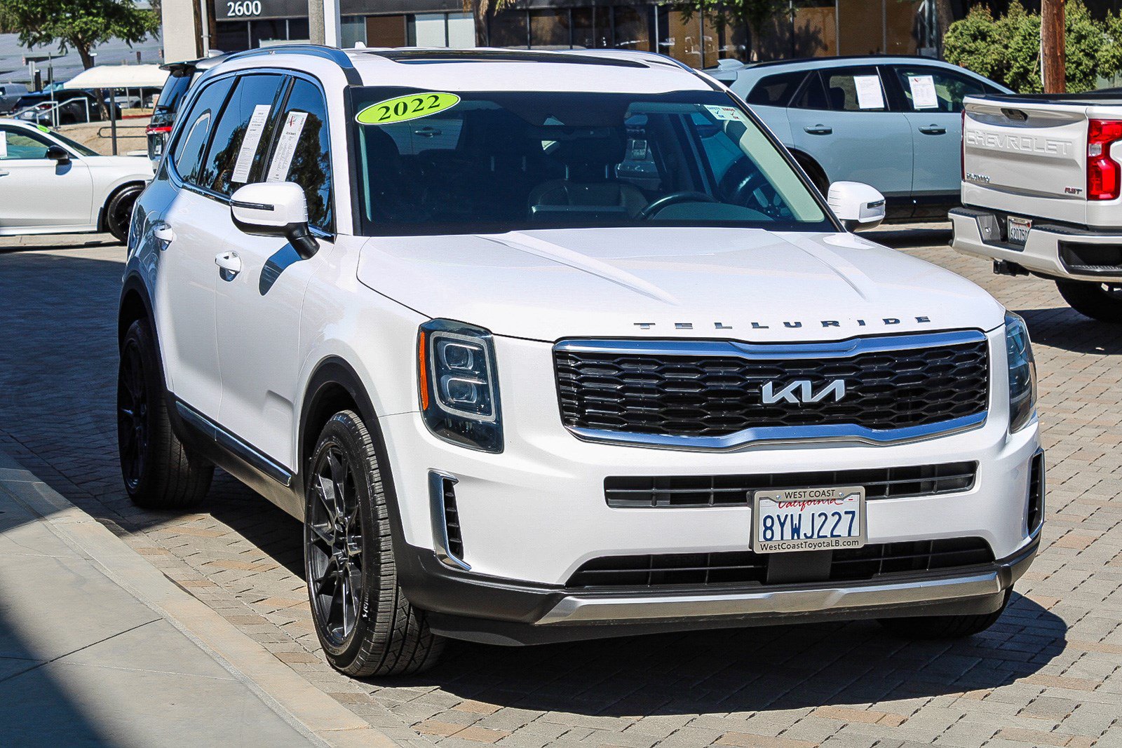 Used 2022 Kia Telluride EX w/ EX Premium Package FWD image 3
