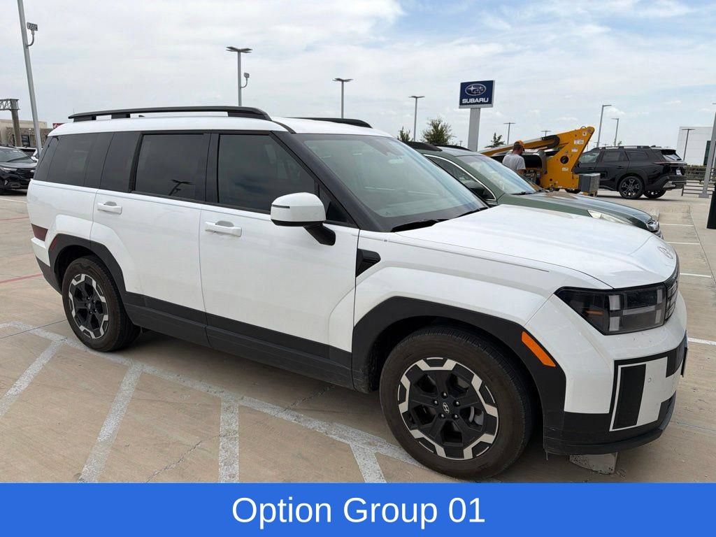 Used 2025 Hyundai Santa Fe SEL FWD image 2