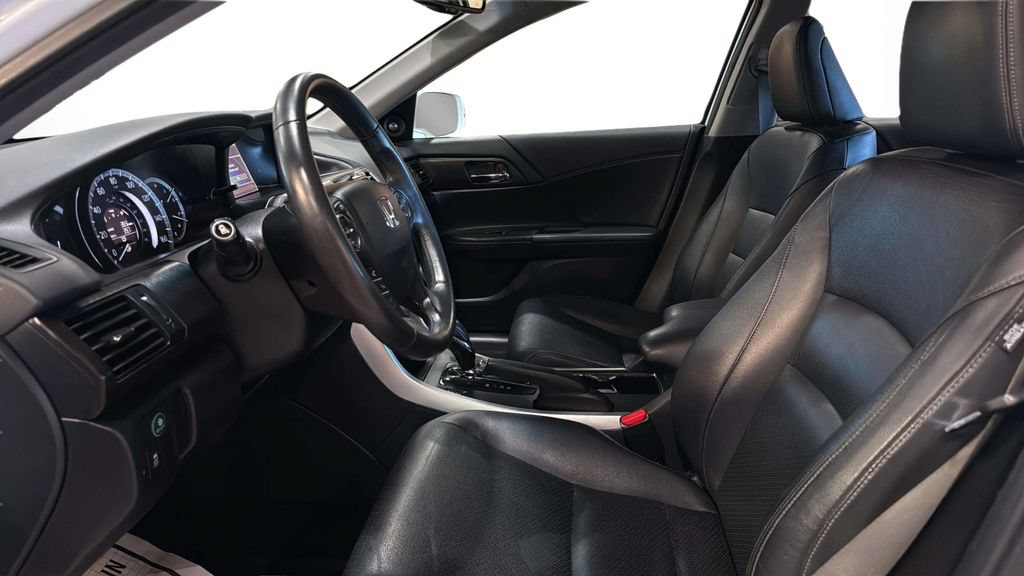 Used 2013 Honda Accord Touring image 18