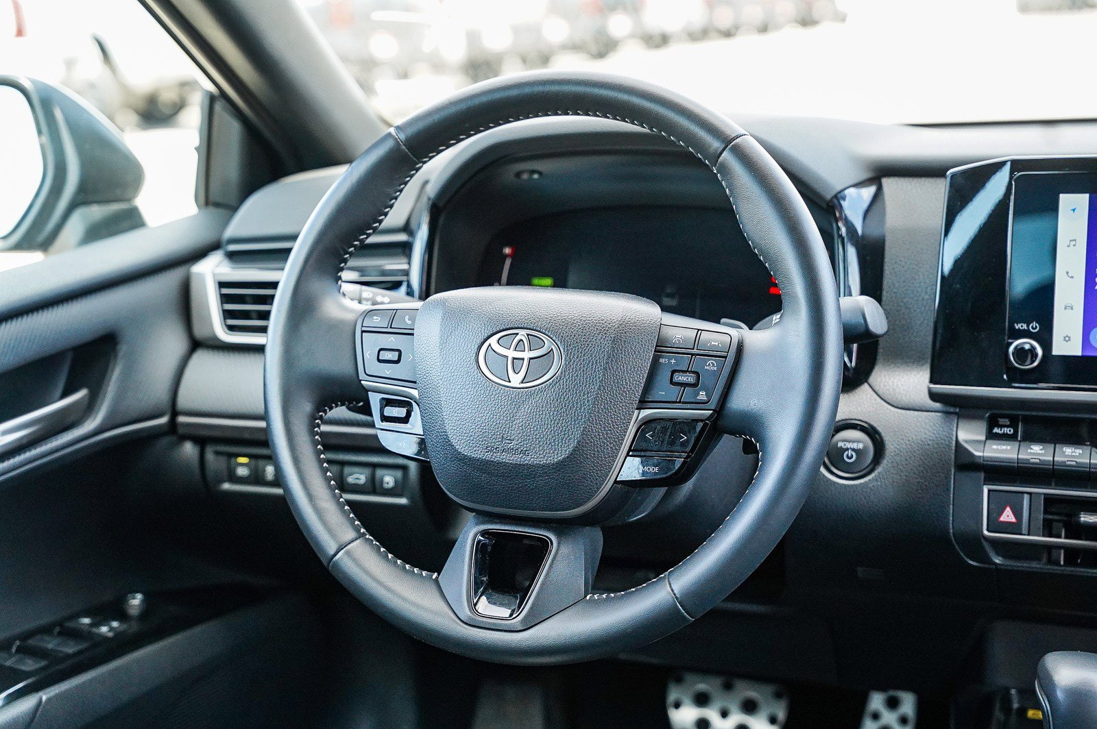 Used 2025 Toyota Camry SE image 16