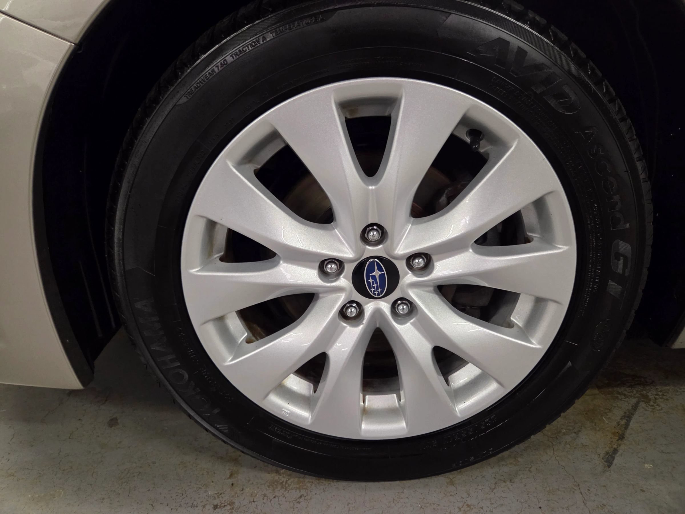 Used 2017 Subaru Legacy 2.5i Premium w/ Moonroof Package AWD/4WD image 13