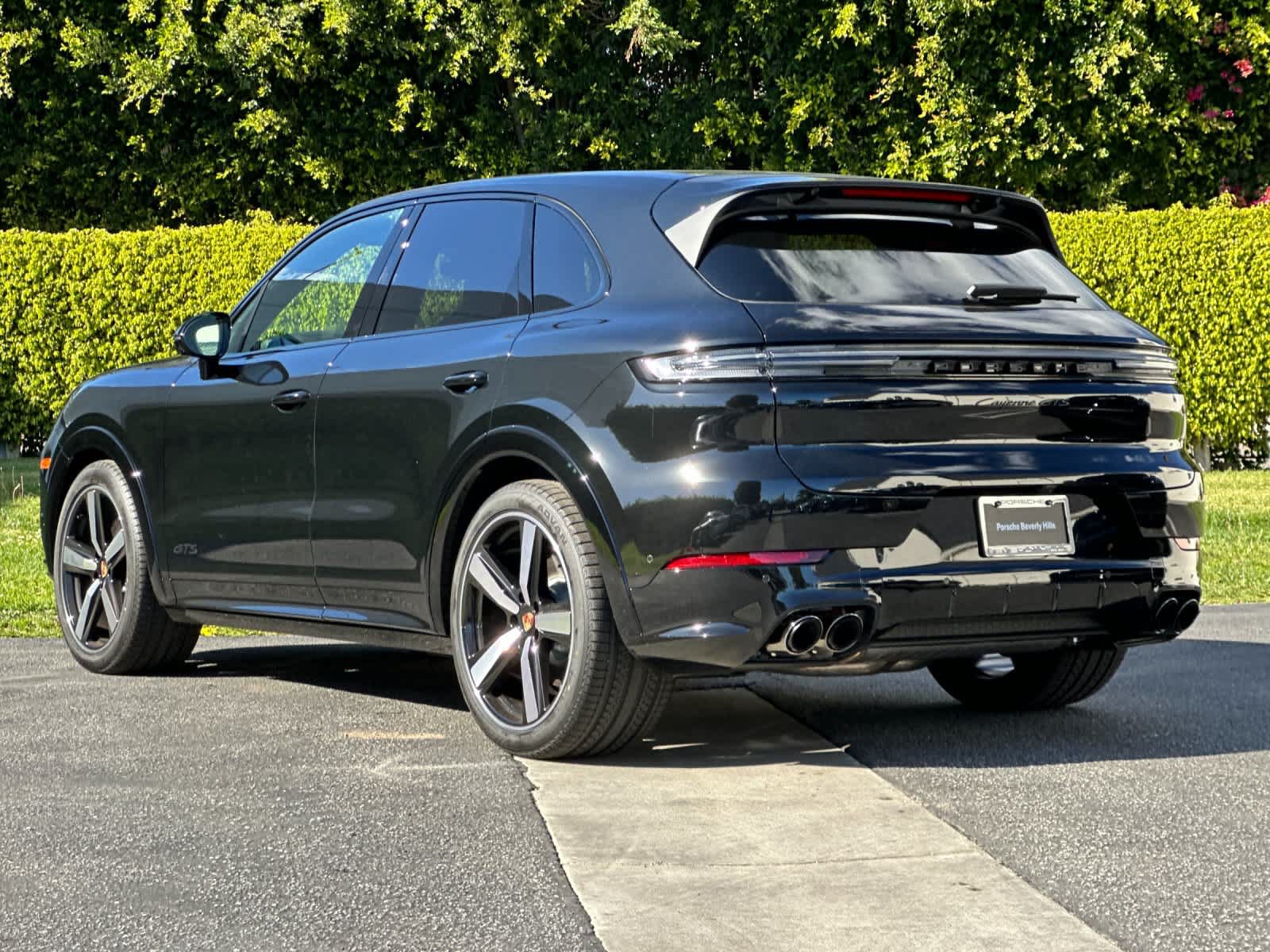 New 2026 Porsche Cayenne GTS AWD/4WD image 3