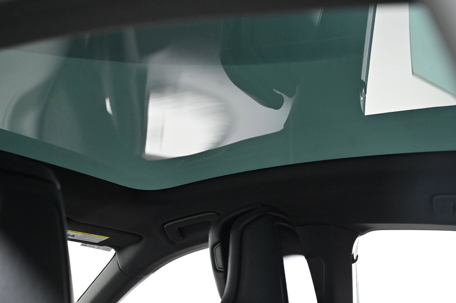 Used 2022 Porsche Taycan 4S image 33