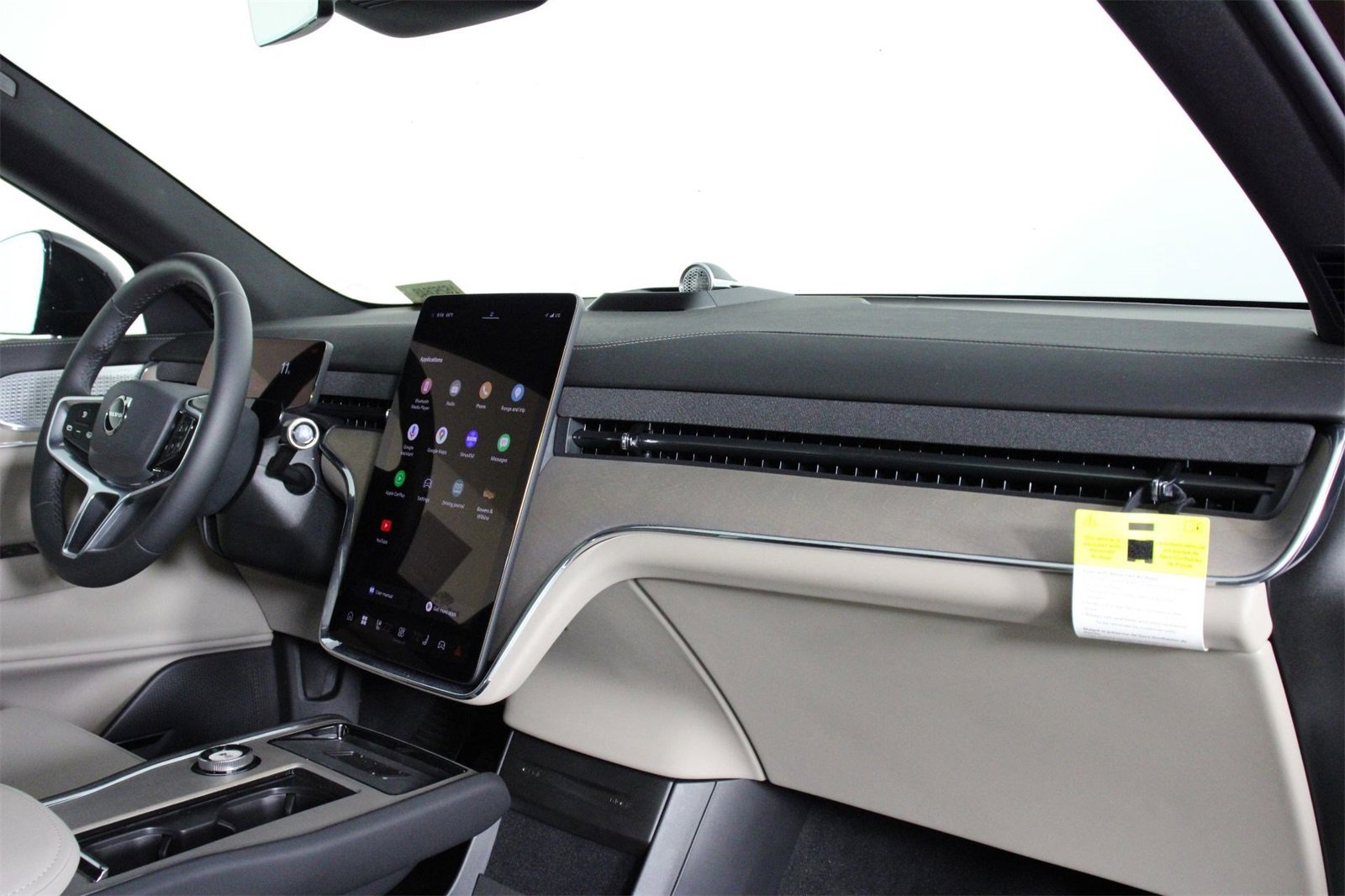 New 2025 Volvo EX90 Ultra image 9