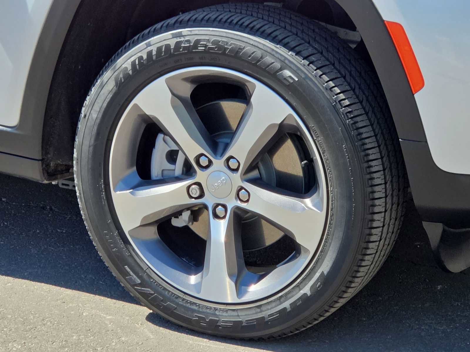 Used 2023 Jeep Grand Cherokee 4WD 4xe image 12