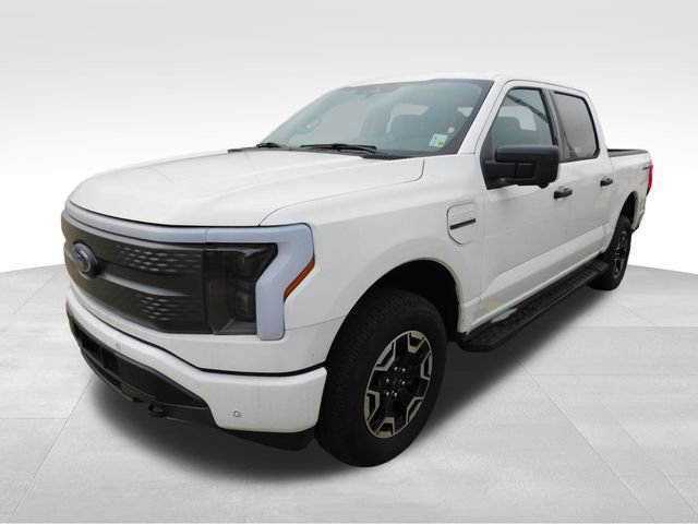 Used 2023 Ford F150 Lightning XLT image 3