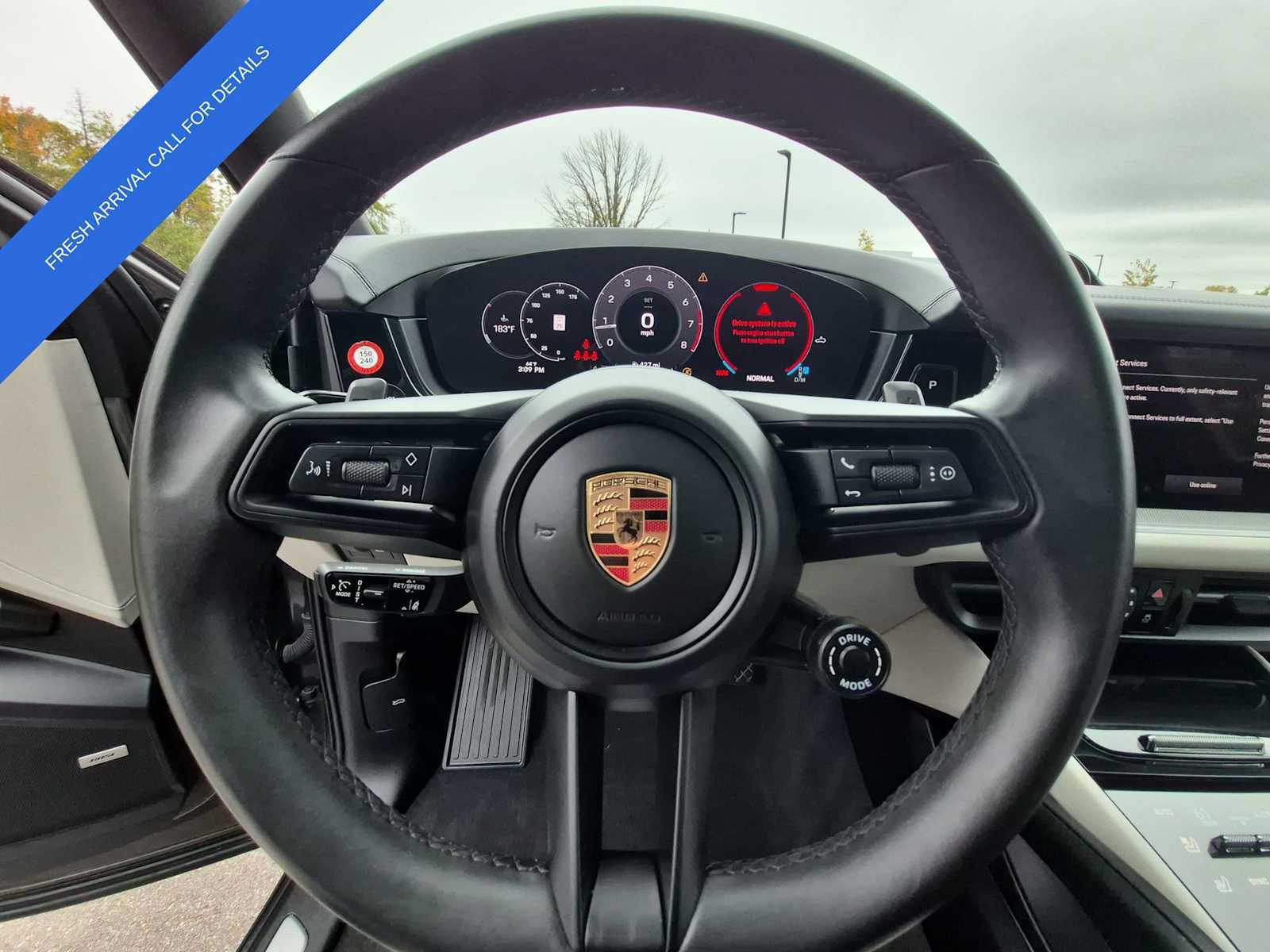 Used 2025 Porsche Cayenne Coupe AWD/4WD image 23