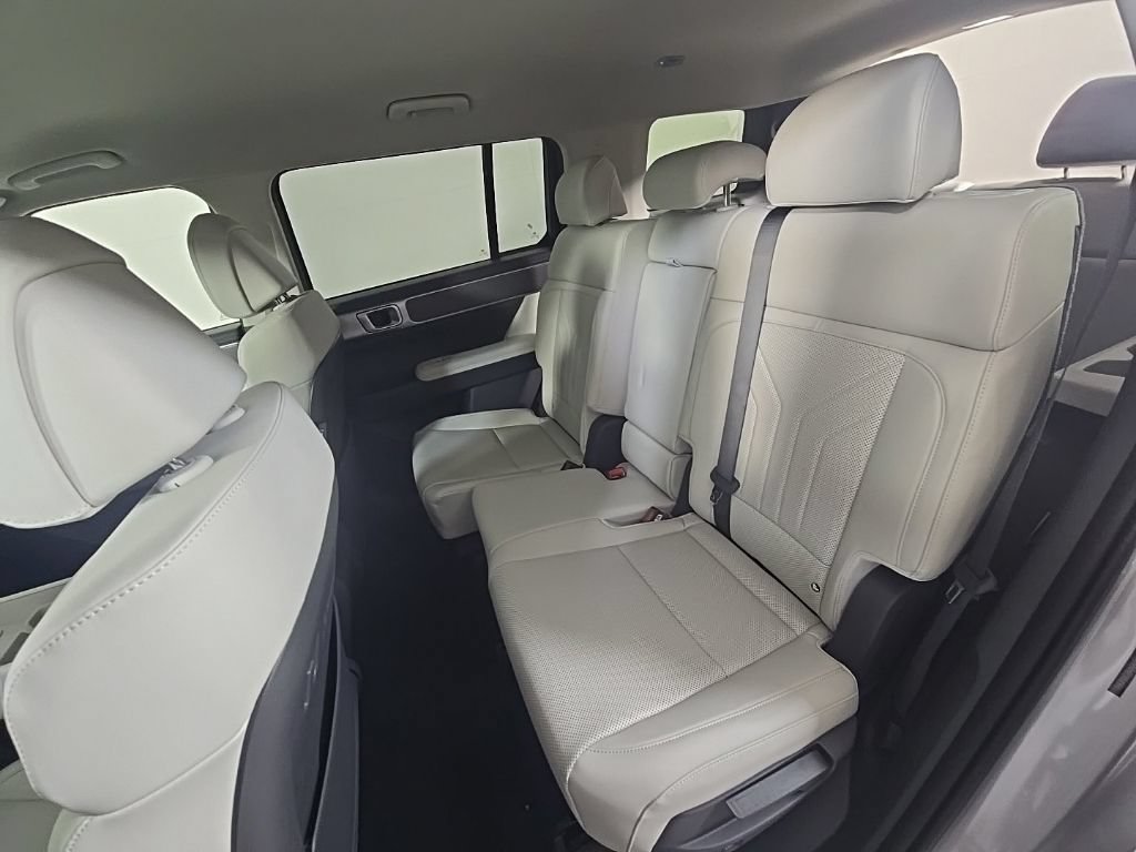 New 2027 Hyundai Santa Fe SEL FWD image 31