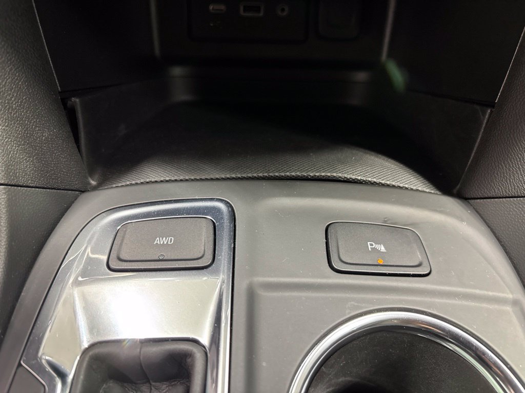 Used 2024 Chevrolet Equinox LT w/ LPO, Floor Liner Package AWD/4WD image 21