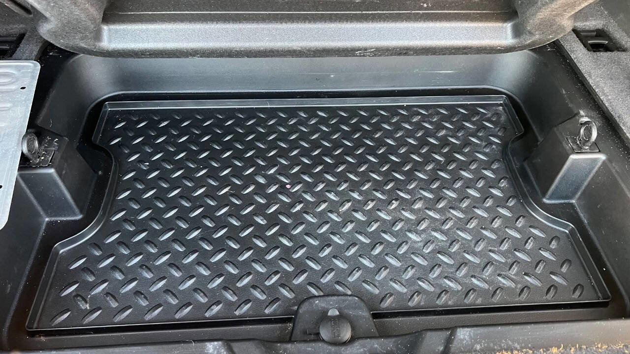 Used 2011 Jeep Liberty Renegade w/ Navigation Convenience Group image 29