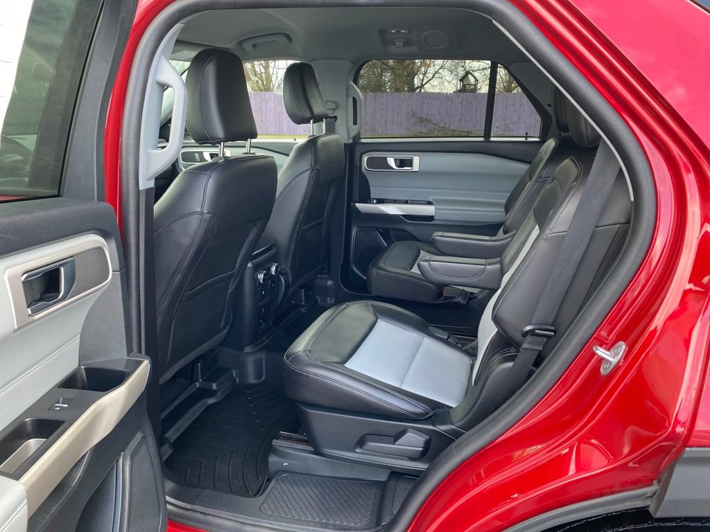 Used 2022 Ford Explorer XLT w/ Equipment Group 202A RWD image 18
