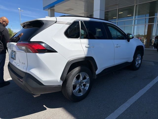 Used 2019 Toyota RAV4 XLE FWD image 8