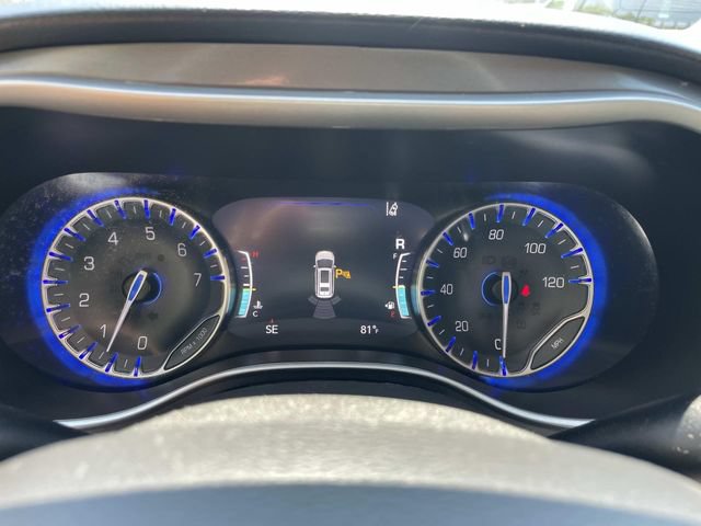 Used 2024 Chrysler Pacifica Touring-L FWD image 34