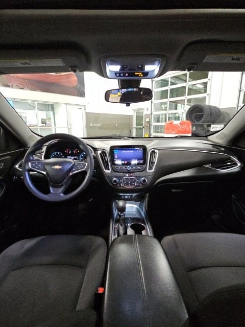 Used 2021 Chevrolet Malibu LT image 25