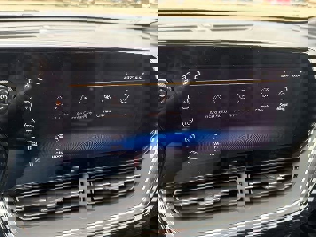 New 2026 Chevrolet Trax RS w/ Sunroof Package image 25