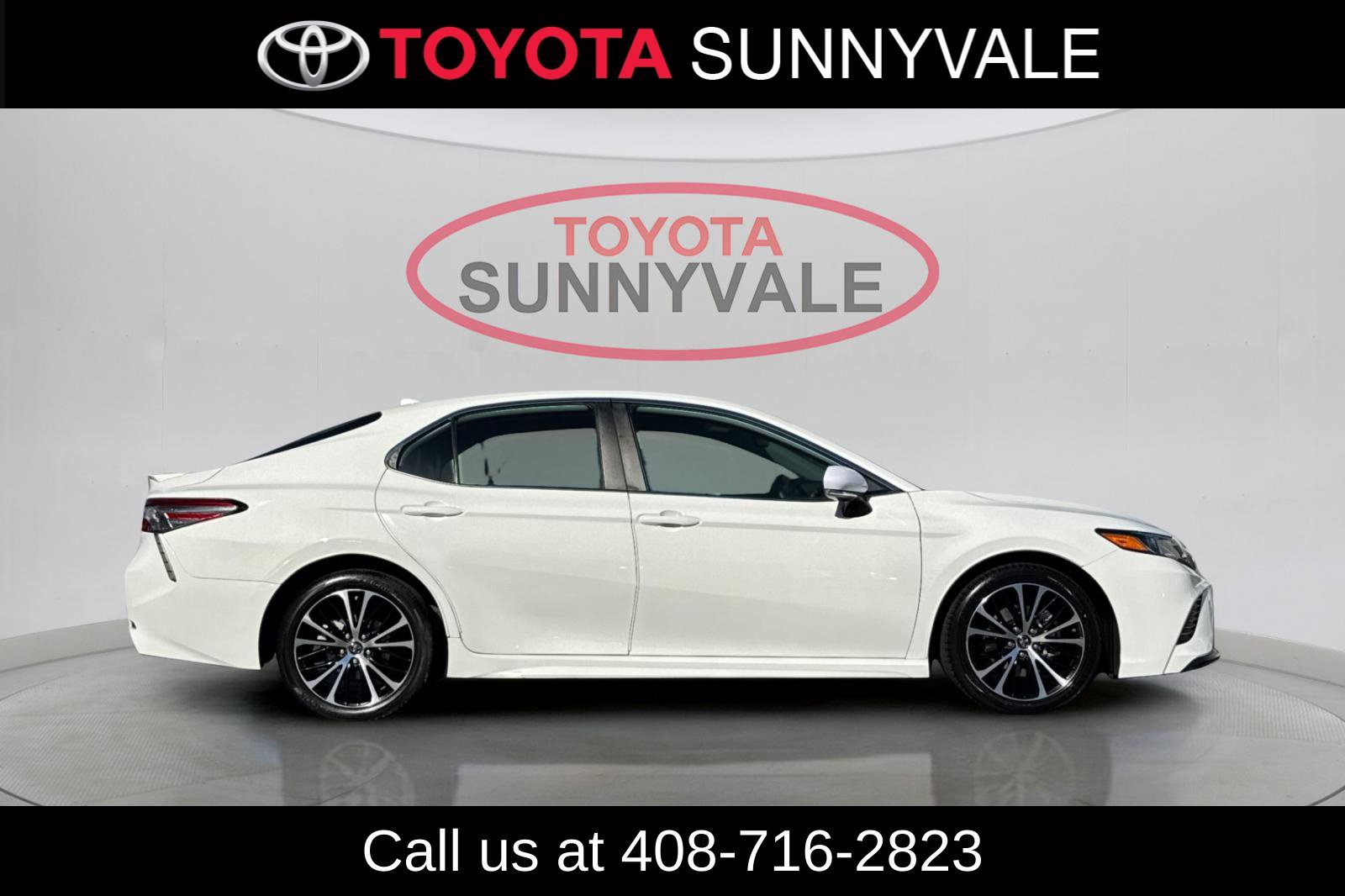 Used 2019 Toyota Camry SE w/ Convenience Package FWD image 9