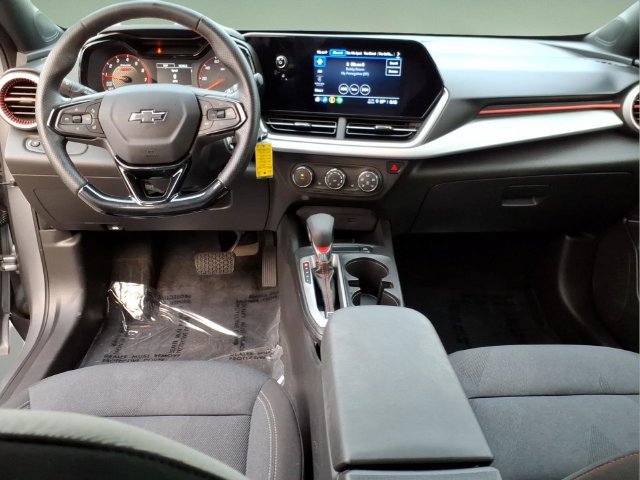 Used 2024 Chevrolet Trax RS FWD image 13