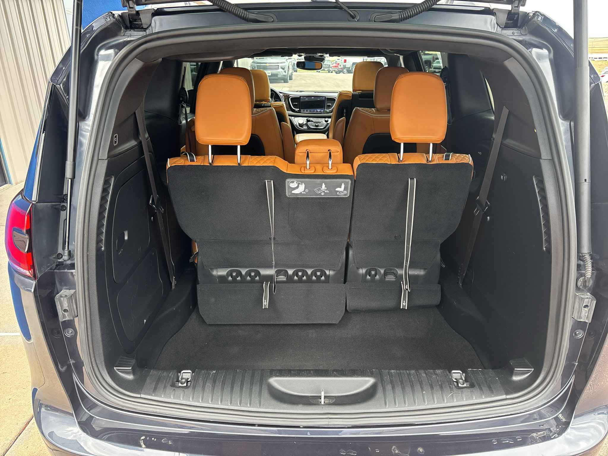 Used 2021 Chrysler Pacifica Pinnacle FWD image 34