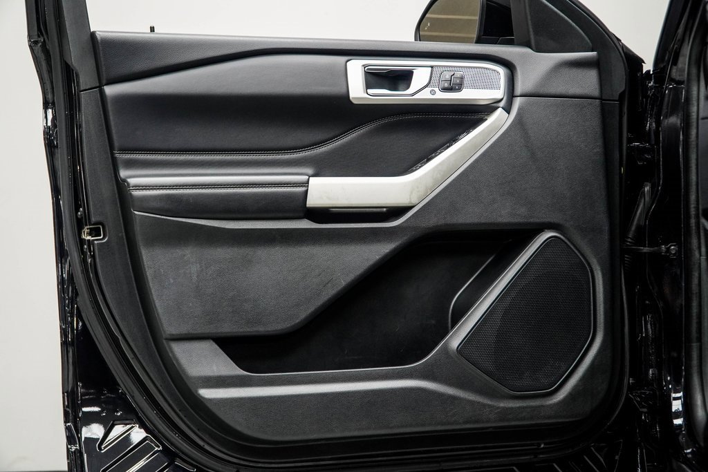 Used 2022 Ford Explorer Limited w/ Equipment Group 301A image 33