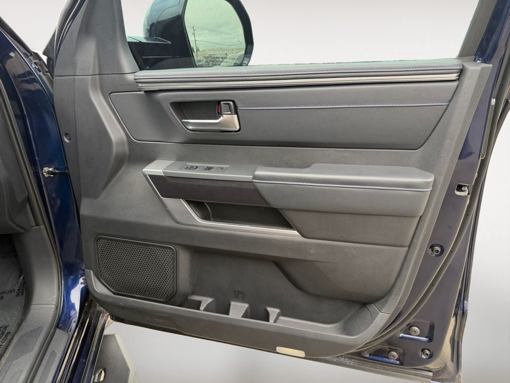 Used 2022 Toyota Tundra Platinum AWD/4WD image 11