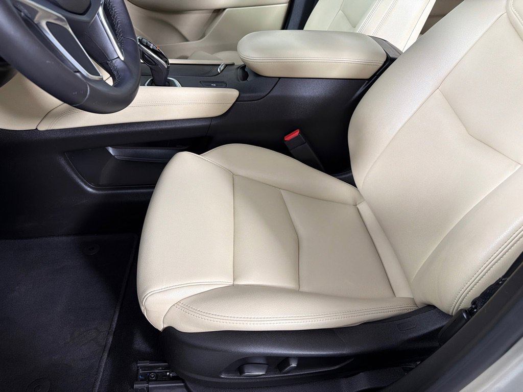 Used 2017 Cadillac XT5 FWD image 12