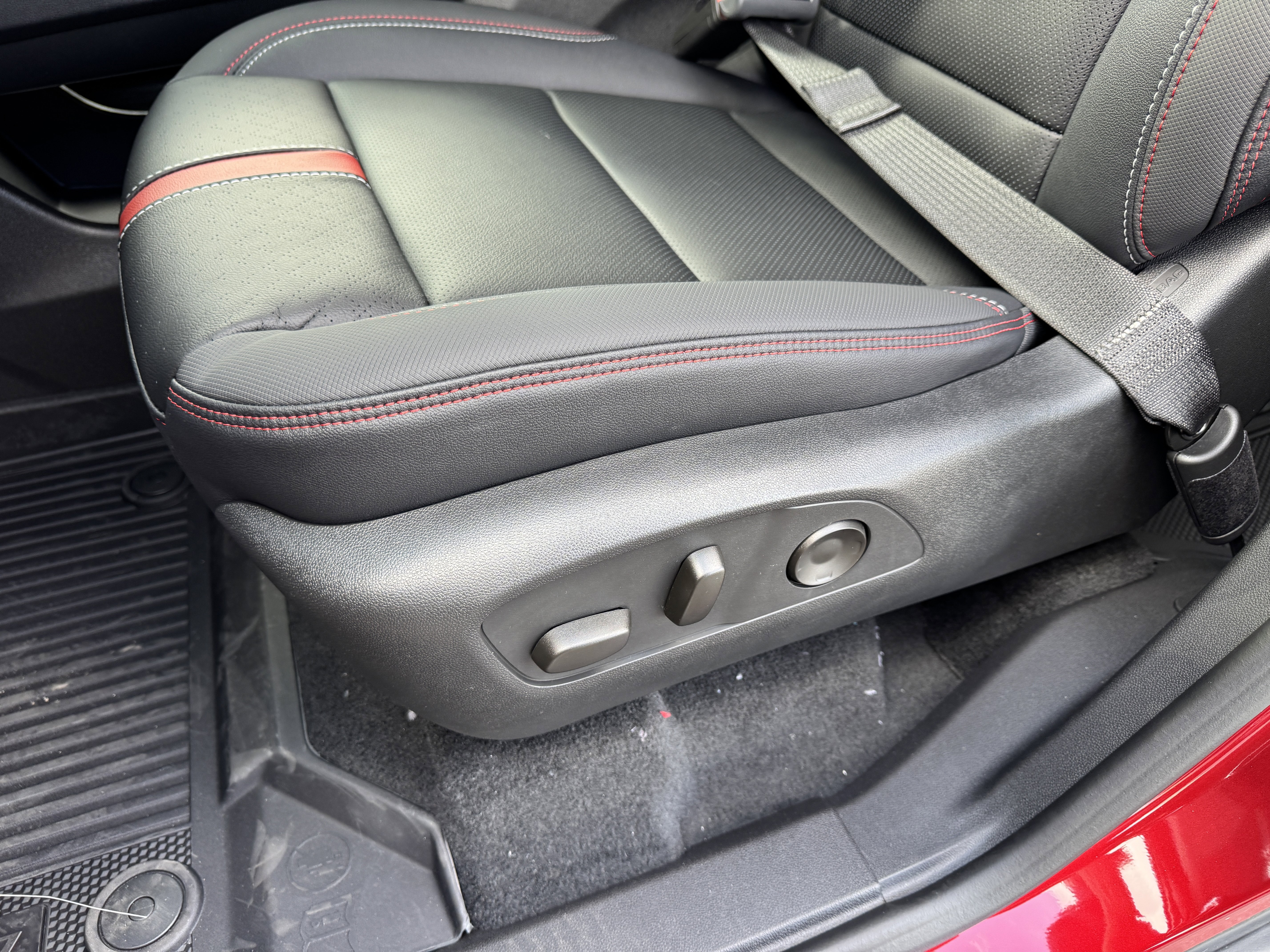 New 2026 Chevrolet Traverse RS w/ LPO, Floor Liner Package image 14