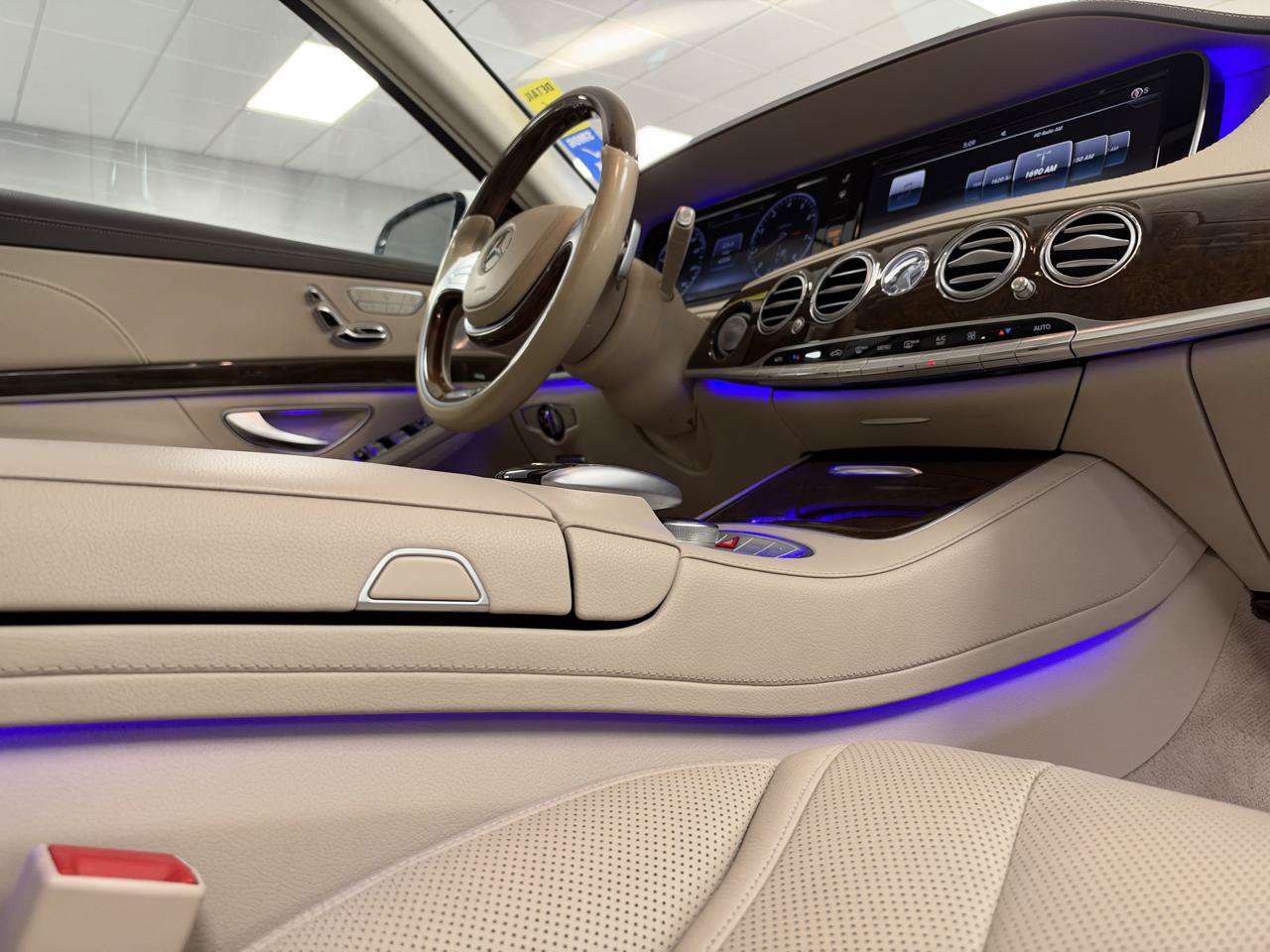 Used 2017 Mercedes-Benz S 550 Sedan image 25