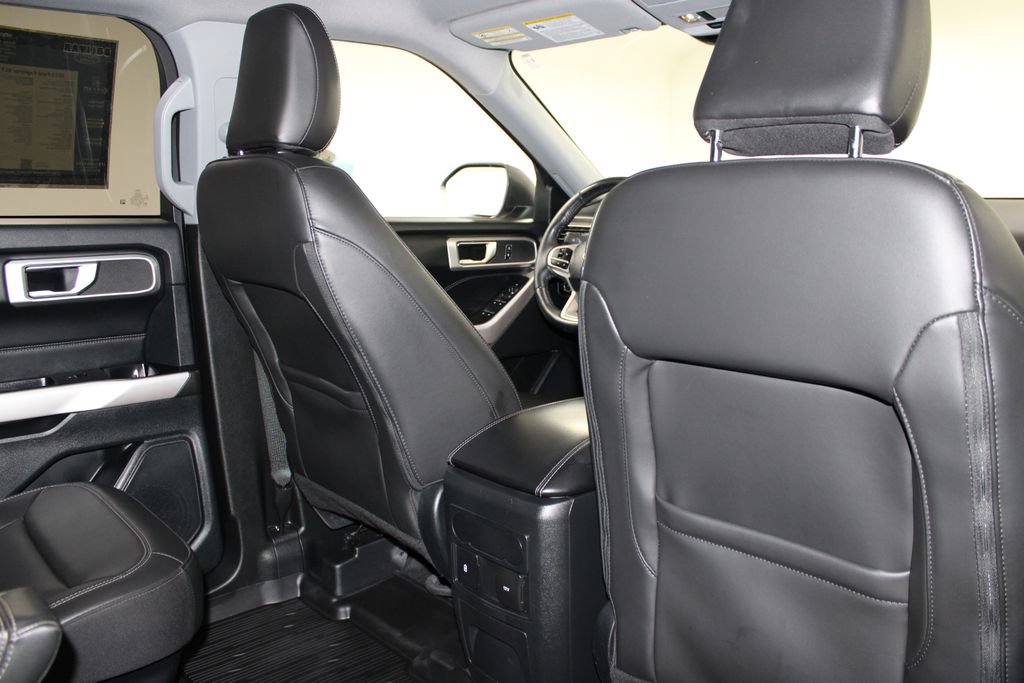 Used 2023 Ford Explorer XLT w/ Equipment Group 202A AWD/4WD image 34