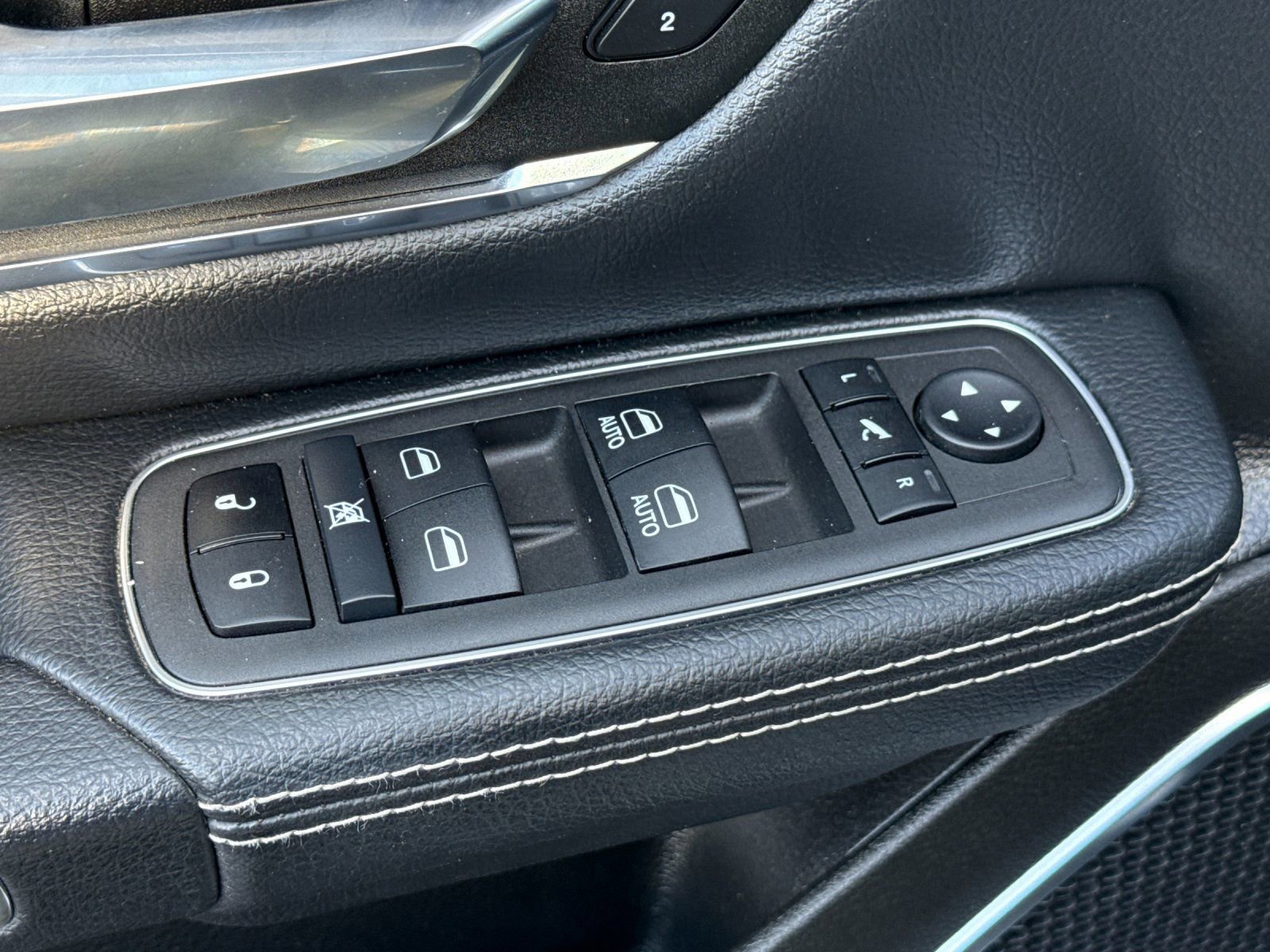 Used 2024 RAM 1500 Laramie image 11